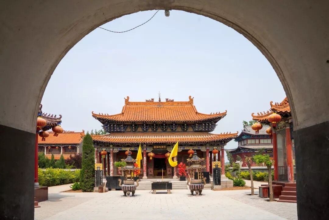 Image related to Kaifeng: From Bianjing of the Northern Song Dynasty to a Historic City Today—The Bustling Memories in Along the River During the Qingming Festival and the Sorrow of a Million Farewells