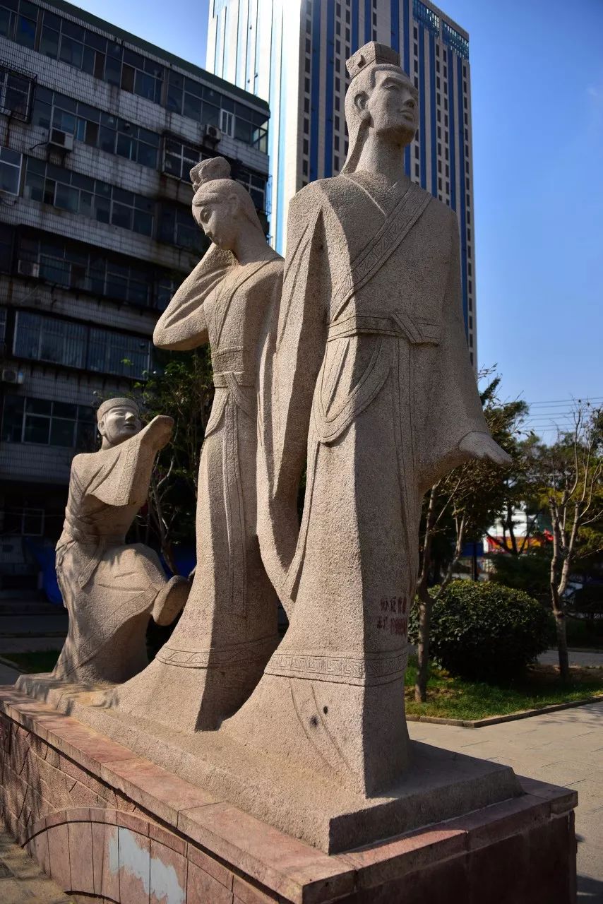 Image related to Kaifeng: From Bianjing of the Northern Song Dynasty to a Historic City Today—The Bustling Memories in Along the River During the Qingming Festival and the Sorrow of a Million Farewells