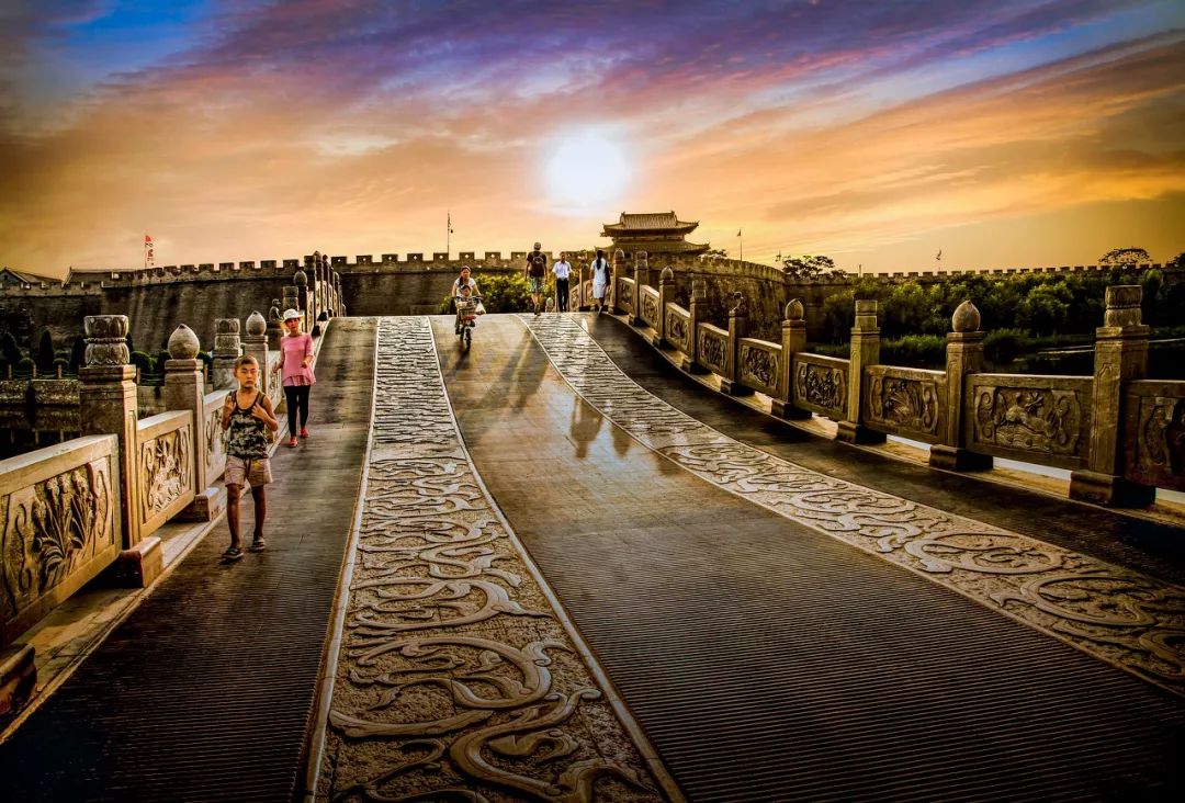 Image related to Kaifeng: From Bianjing of the Northern Song Dynasty to a Historic City Today—The Bustling Memories in Along the River During the Qingming Festival and the Sorrow of a Million Farewells