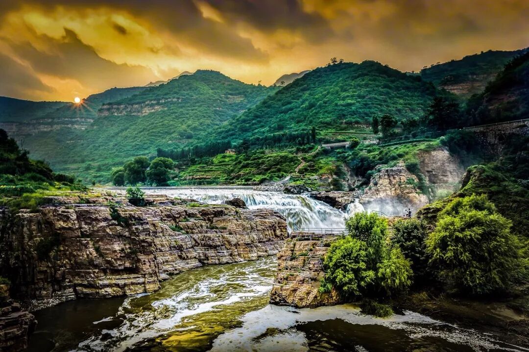 Image related to Kaifeng: From Bianjing of the Northern Song Dynasty to a Historic City Today—The Bustling Memories in Along the River During the Qingming Festival and the Sorrow of a Million Farewells