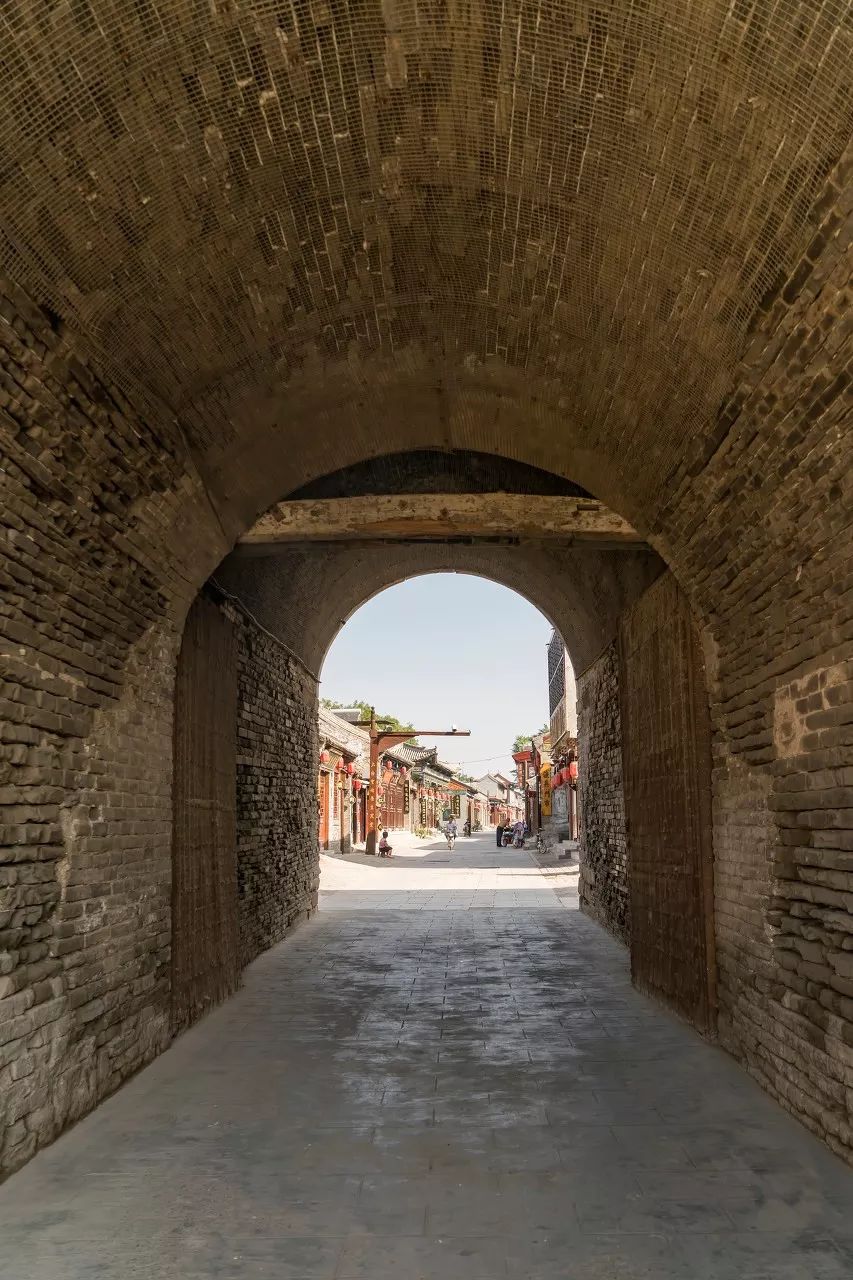 Image related to Kaifeng: From Bianjing of the Northern Song Dynasty to a Historic City Today—The Bustling Memories in Along the River During the Qingming Festival and the Sorrow of a Million Farewells