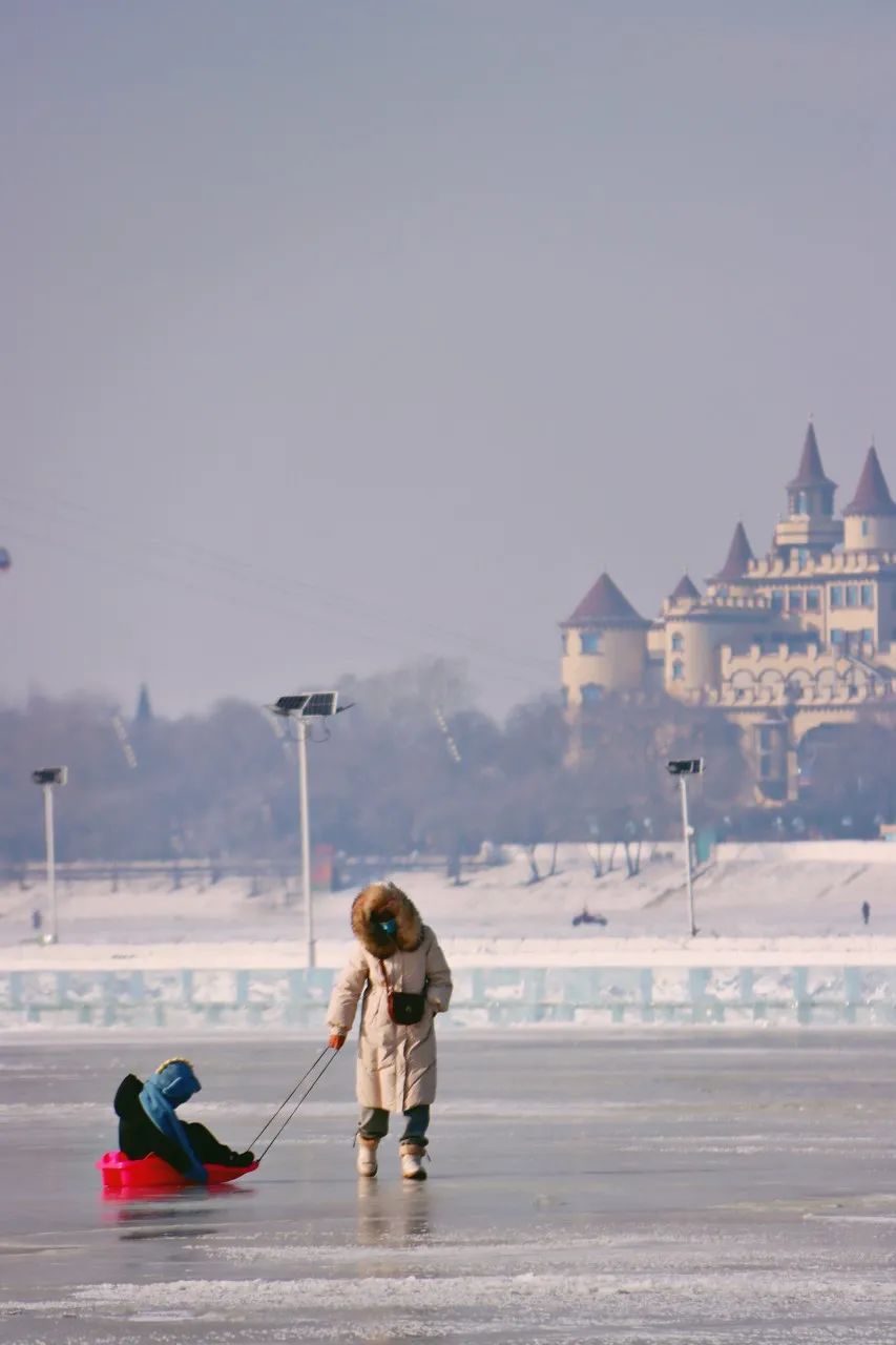 Image related to Harbin: The Ice-Snow Legend of the Oriental Paris! Central Avenue & St. Sophia Cathedral – A Farewell of 120,000 in Northeast China's Past