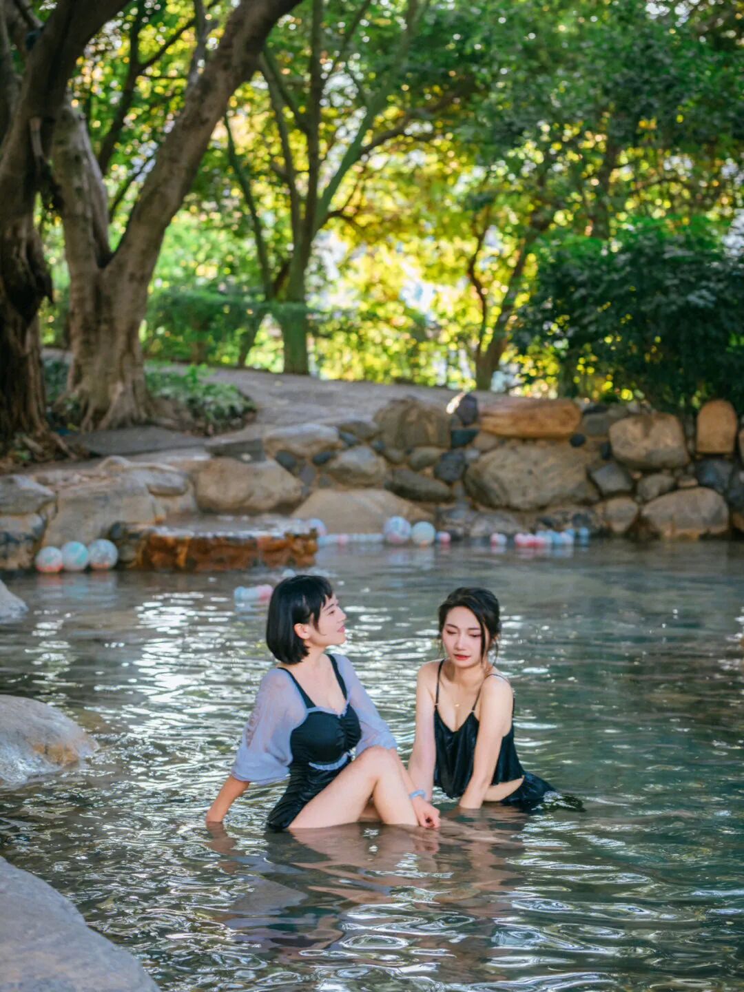 Image related to Mile: A Divine Town Sharing Buddha's Name! Winter at 22°C + Decade-Old Prices, Living a Moroccan Dream in Dongfengyun