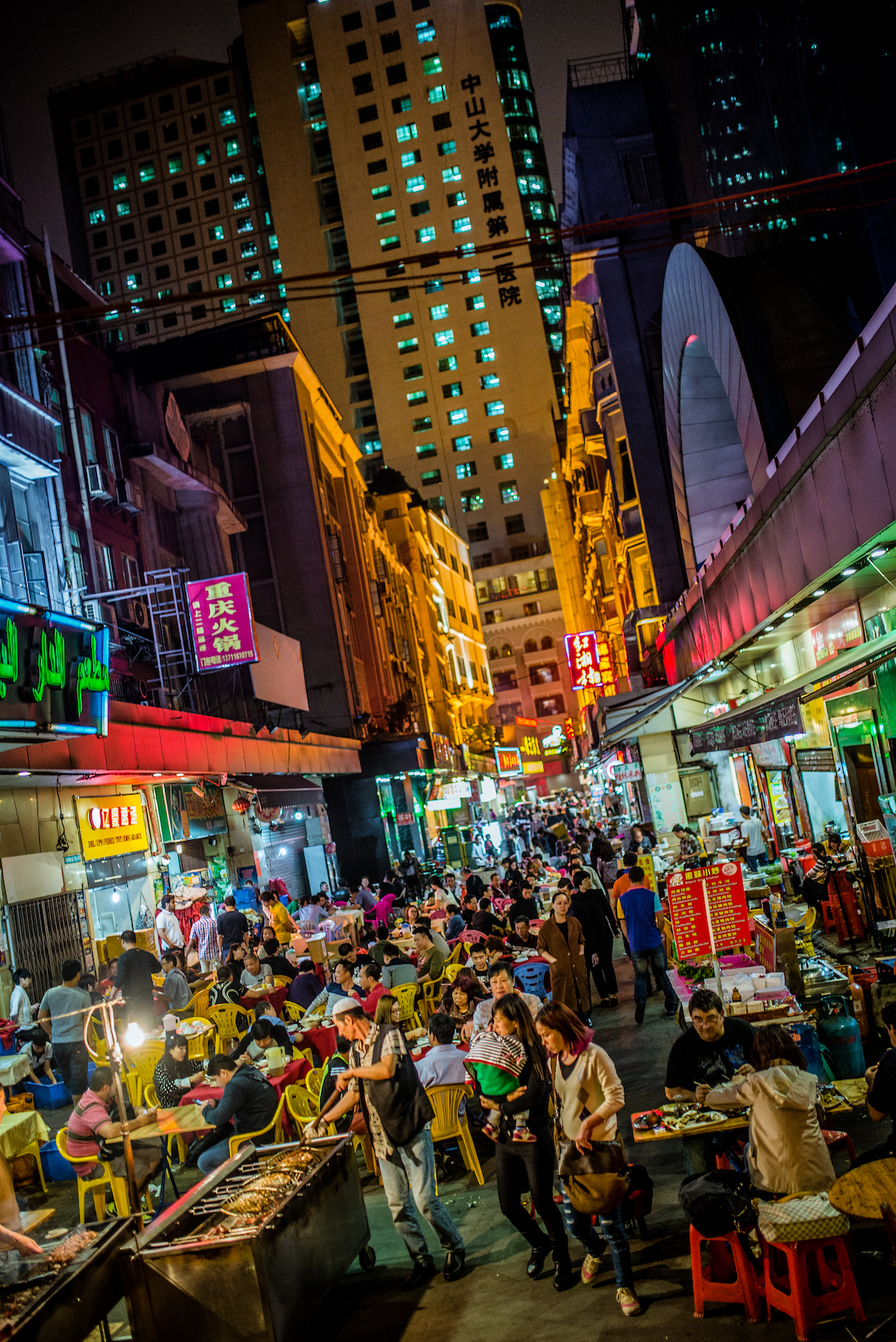 China's Most Night-Owl City: How Wild Are Their Late-Night Eats?