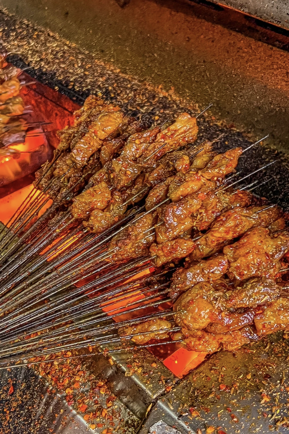 Image related to The Northwest Carb Capital Where Oil-Fried Bread and Fine Noodles Bloom, Keeping Millions Awake with Cravings