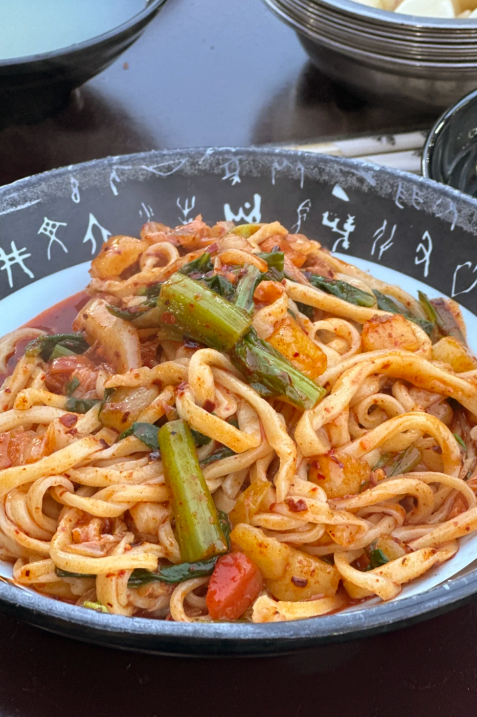 Image related to The Northwest Carb Capital Where Oil-Fried Bread and Fine Noodles Bloom, Keeping Millions Awake with Cravings