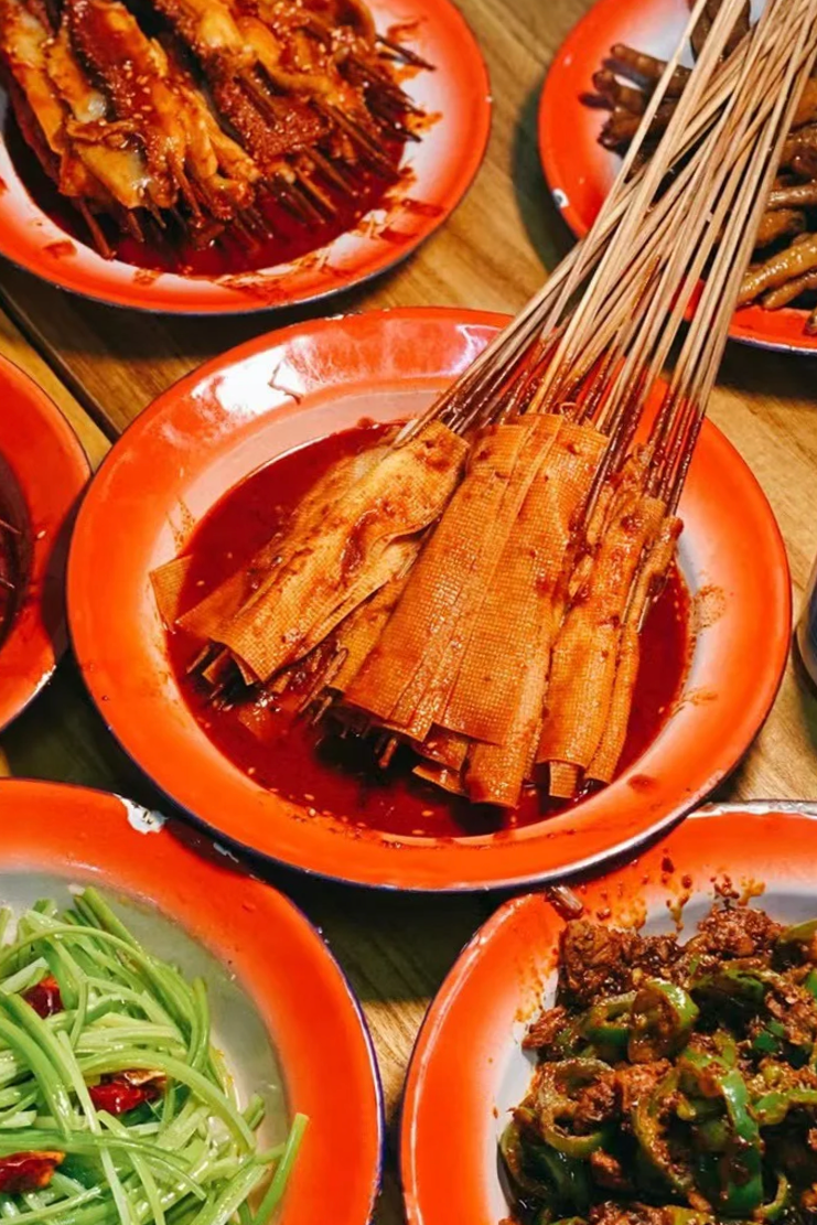 Image related to The Northwest Carb Capital Where Oil-Fried Bread and Fine Noodles Bloom, Keeping Millions Awake with Cravings