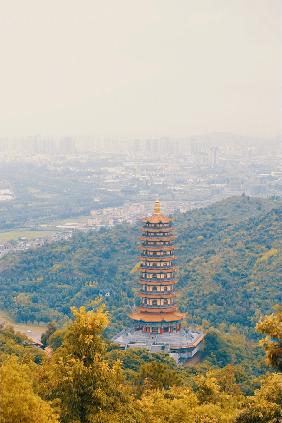 Image related to Mile: A Divine Town Sharing Buddha's Name! Winter at 22°C + Decade-Old Prices, Living a Moroccan Dream in Dongfengyun
