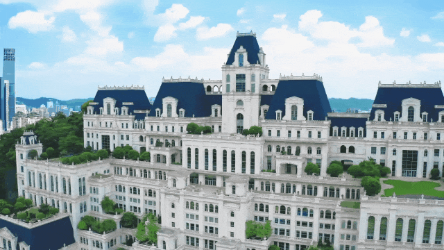 Image related to China's Most Luxurious Mansion: The 2.7-Billion-Yuan "White House" of Guiyang—Built for Just Two Families?