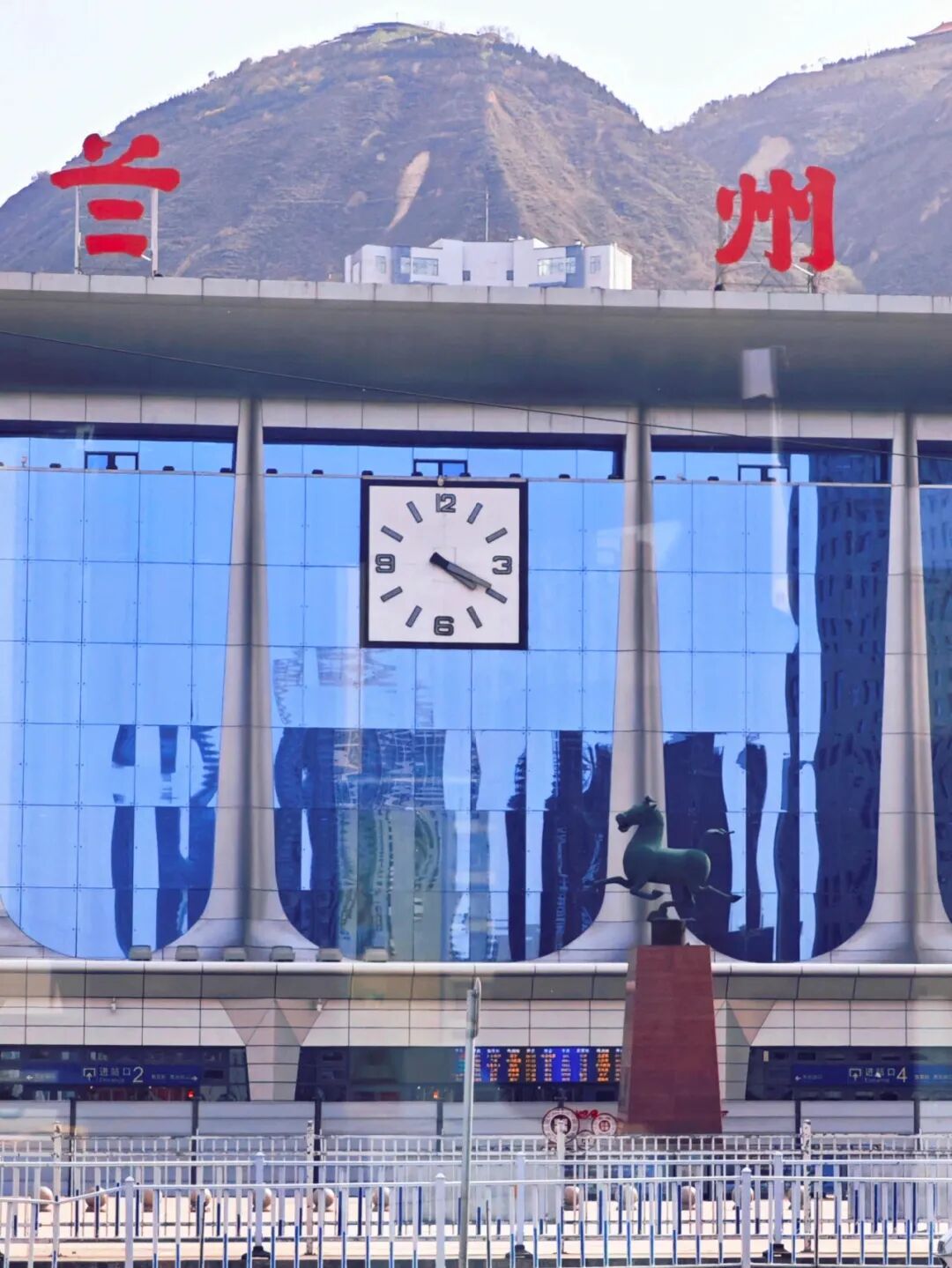 Image related to Lanzhou: A Bowl of Beef Noodles That Conquers the World! The First Bridge Over the Yellow River + Danxia Landforms, Northwest China's Romance Beyond Imagination